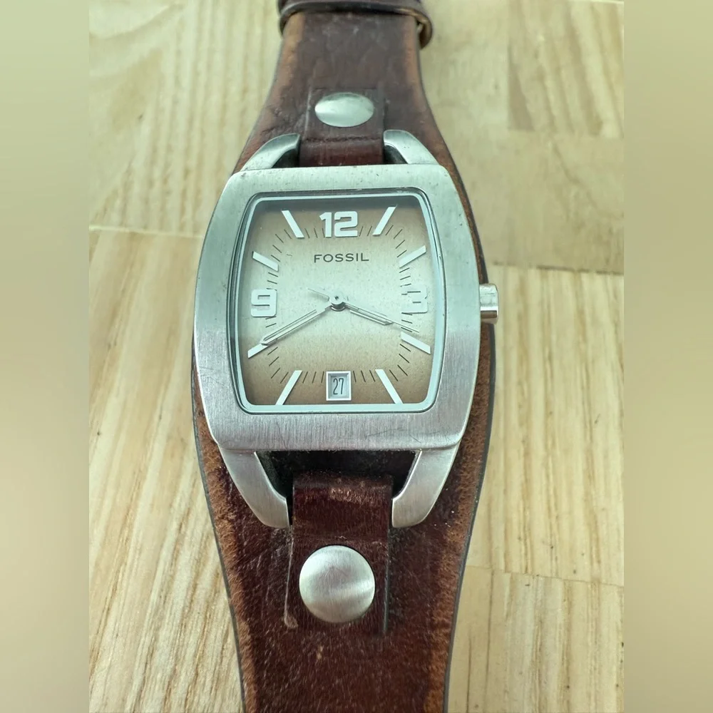 Fossil ladies retro brown barrel shaped brown leather watch NEW BATTERY